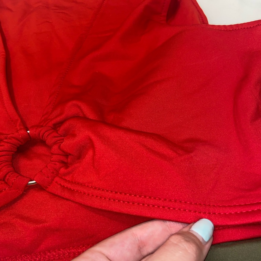 BUNDLE V-Neck Plunge Ring Crop Tops 🌹 - Picture 10 of 13